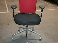 4 rood-zwarte vitra bureelstoelen in stof - afbeelding 3 van  6
