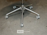 4 rood-zwarte vitra bureelstoelen in stof - afbeelding 5 van  6