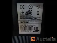 4 samsung 940b schermen gemonteerd op standaard