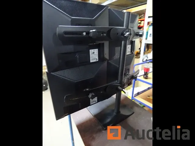 4 samsung 940b schermen gemonteerd op standaard - afbeelding 4 van  8