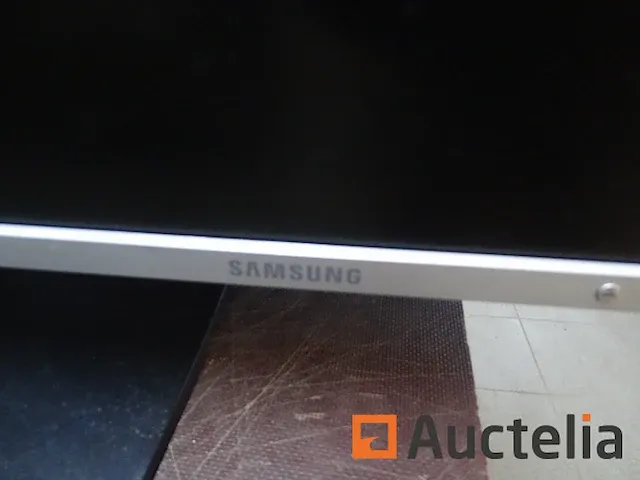 4 samsung 940b schermen gemonteerd op standaard - afbeelding 7 van  8