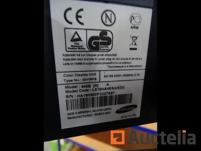 4 samsung 940b schermen gemonteerd op standaard - afbeelding 8 van  8
