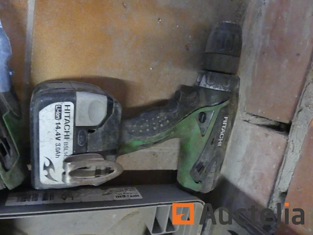 4 schroefmachines hitachi - afbeelding 5 van  8