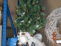4 sets kerstlampjes, kerstkrans, sierstuk winter, sierstuk kerstman met slee, kunstof kerstboom - afbeelding 9 van  12