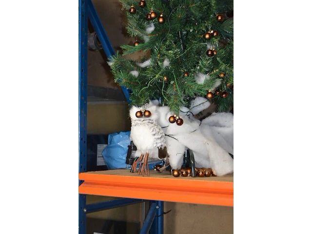 4 sets kerstlampjes, kerstkrans, sierstuk winter, sierstuk kerstman met slee, kunstof kerstboom - afbeelding 10 van  12
