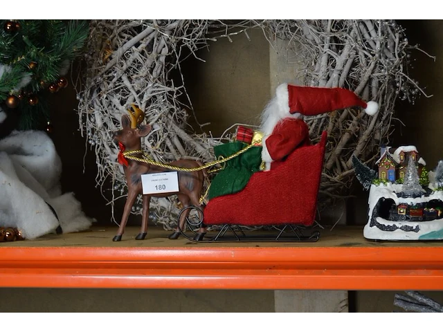 4 sets kerstlampjes, kerstkrans, sierstuk winter, sierstuk kerstman met slee, kunstof kerstboom - afbeelding 11 van  12