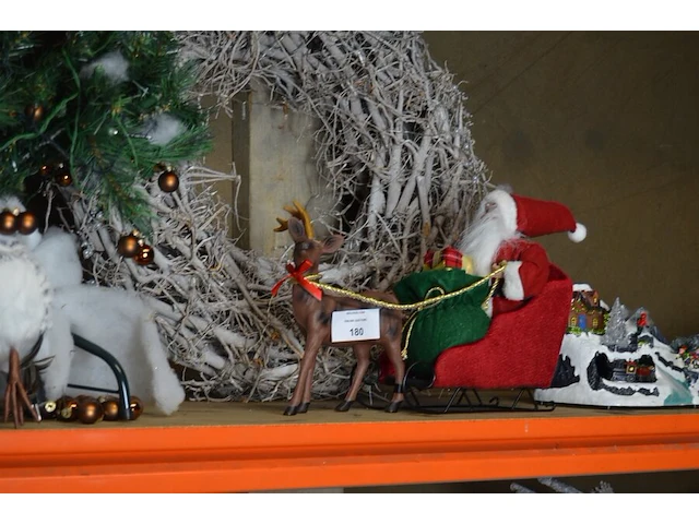 4 sets kerstlampjes, kerstkrans, sierstuk winter, sierstuk kerstman met slee, kunstof kerstboom - afbeelding 12 van  12
