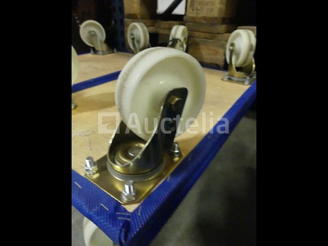 4 skateboards - afbeelding 2 van  4