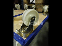 4 skateboards - afbeelding 2 van  4