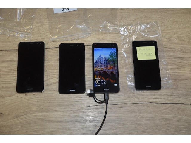 4 smartphones huawei y6/mya-l41, zonder lader (b401) - afbeelding 3 van  6
