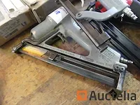 4 spijkermachines en pneumatisch nietmachine