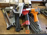 4 spijkermachines en pneumatisch nietmachine - afbeelding 5 van  6