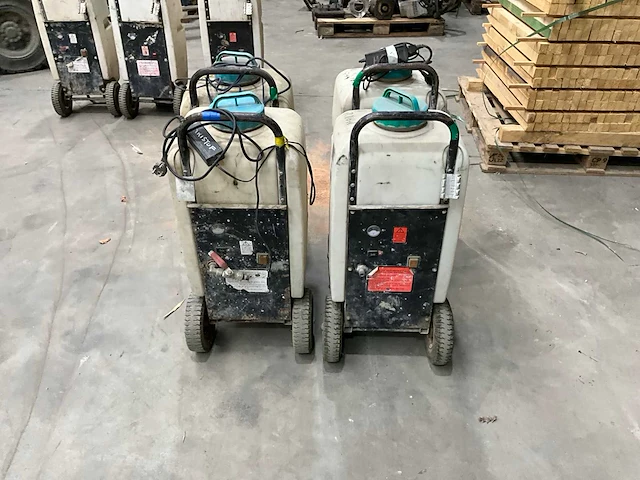 4 sproeiers / elektrische spuitwagens - afbeelding 5 van  5
