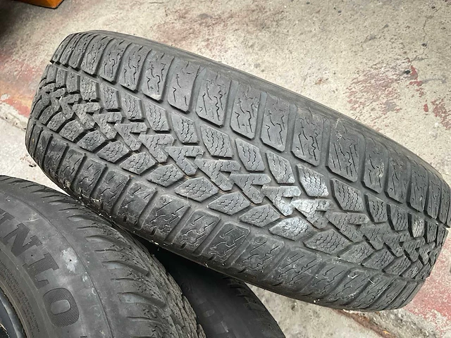 4 stalen velgen met winterbanden - afbeelding 2 van  6