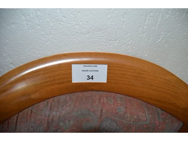 4 stoelen met armleuning stoffen zit en rug, vierkantig tafeltje, rechthoekig tafeltjes zwart smeedijzeren voet, tuinligzetel beige stoffen kussen - afbeelding 4 van  10