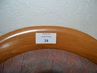 4 stoelen met armleuning stoffen zit en rug, vierkantig tafeltje, rechthoekig tafeltjes zwart smeedijzeren voet, tuinligzetel beige stoffen kussen - afbeelding 4 van  10