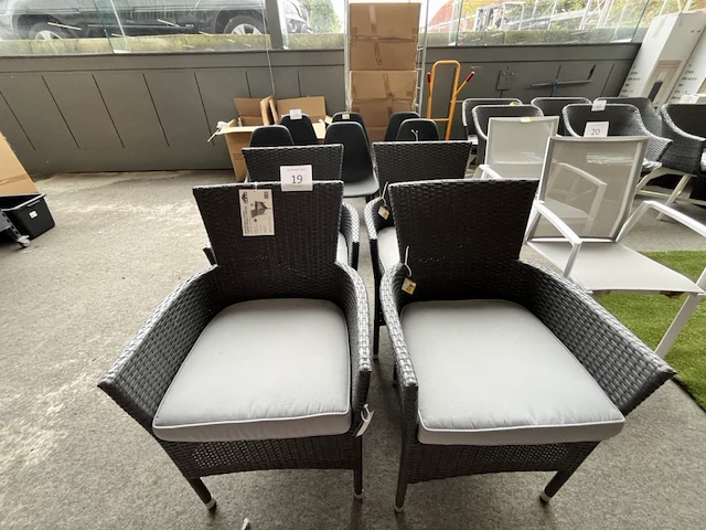 4 stoelen wicker met kussens - afbeelding 1 van  5