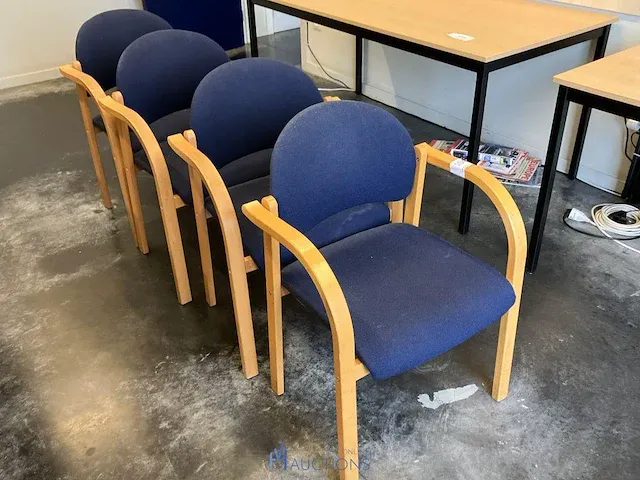 4 stoelen - afbeelding 1 van  3