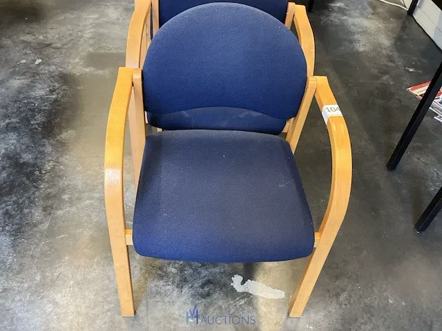 4 stoelen - afbeelding 2 van  3