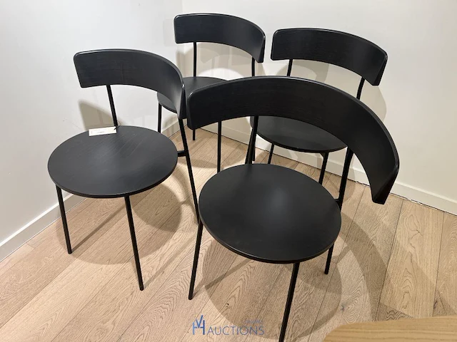 4 stoelen - afbeelding 1 van  7