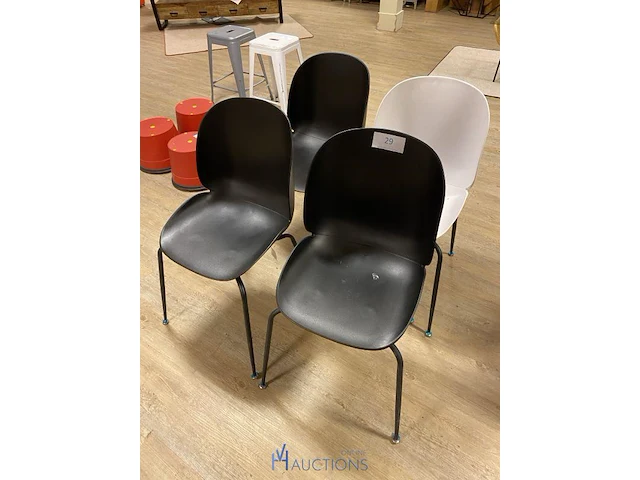 4 stoelen - afbeelding 1 van  3