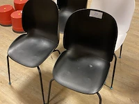 4 stoelen - afbeelding 1 van  3