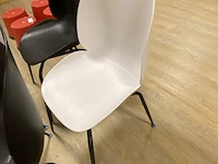 4 stoelen - afbeelding 3 van  3