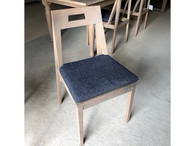 4 stoelen - afbeelding 1 van  6