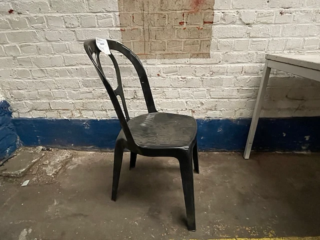 4 stoelen - afbeelding 1 van  3