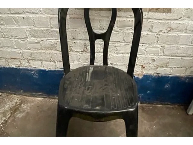 4 stoelen - afbeelding 2 van  3