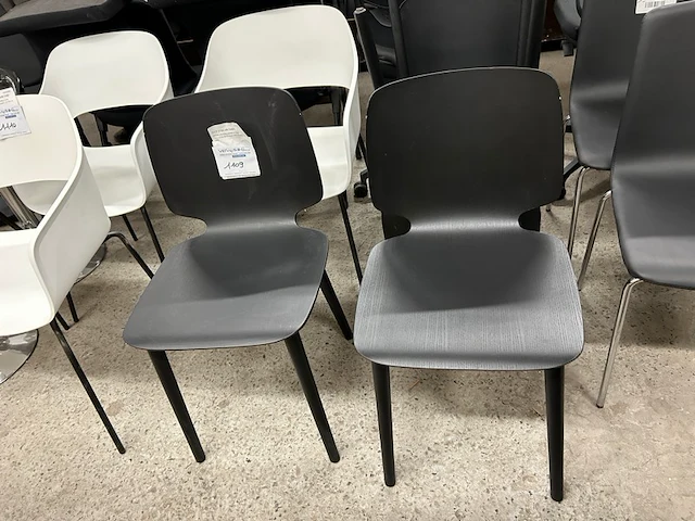 4 stoelen - afbeelding 1 van  4