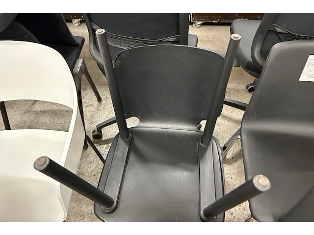 4 stoelen - afbeelding 3 van  4