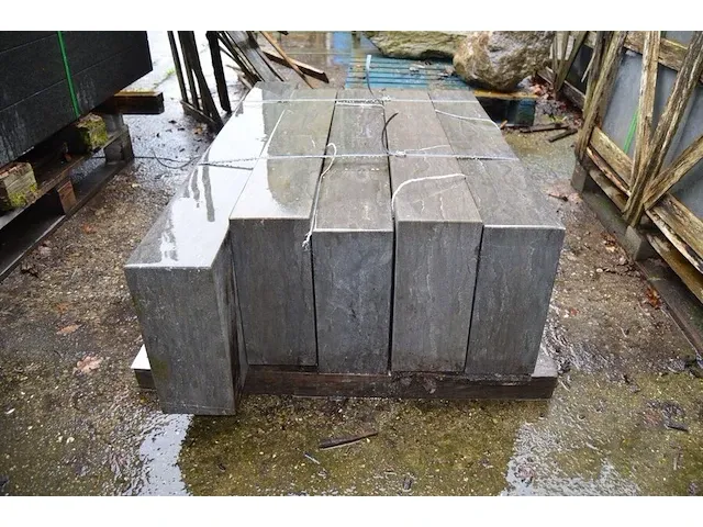 4 stuks grijs trapblokken arduin afm. 100x35x15 , 1 stuk grijs trapblok arduin afm. 125x35x15 - afbeelding 4 van  6