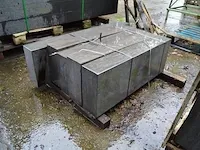 4 stuks grijs trapblokken arduin afm. 100x35x15 , 1 stuk grijs trapblok arduin afm. 125x35x15 - afbeelding 6 van  6