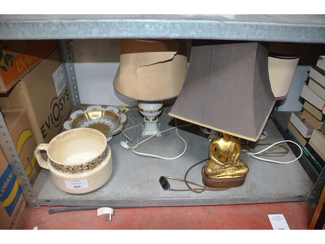 4 tafellampen, decoratie, 7 wandversieringen - afbeelding 1 van  16