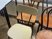 4 tafels en 7 stoelen - afbeelding 4 van  5