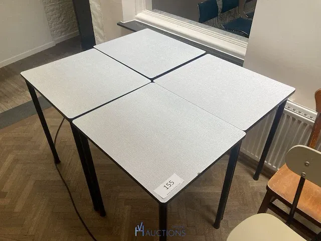 4 tafels en 7 stoelen - afbeelding 5 van  5