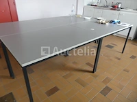4 tafels en 8 stoelen - afbeelding 1 van  5