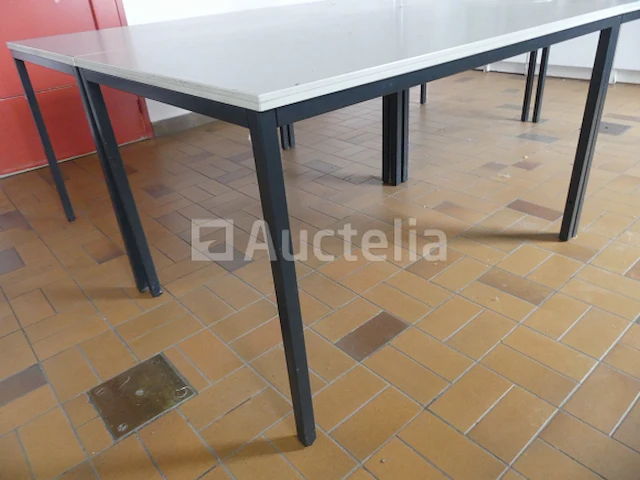 4 tafels en 8 stoelen - afbeelding 2 van  5