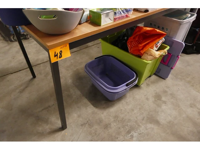 4 tafels, houten bovenblad - afbeelding 3 van  3