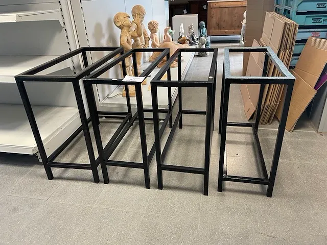 4 tafeltjes zonder blad - afbeelding 1 van  4