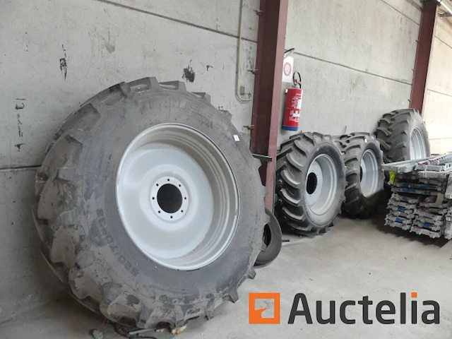 4 tractor wielen carlisle - afbeelding 1 van  18