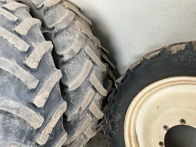 4 tractorbanden - afbeelding 5 van  5