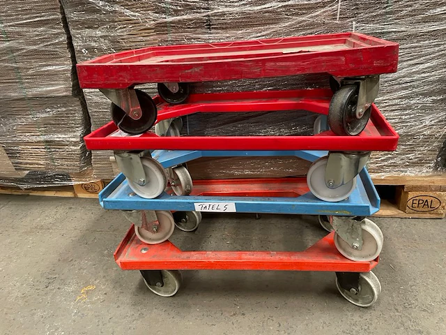 4 transportkarretjes - afbeelding 1 van  1