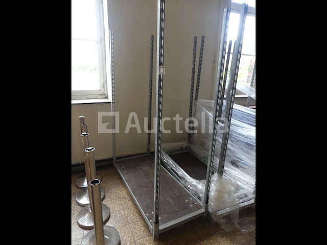 4 trolleys - afbeelding 3 van  4