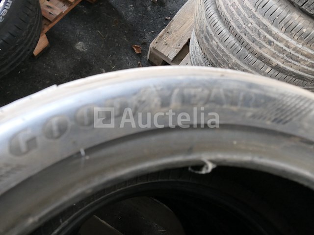 4 tweedehands banden good yaer extra load (afmetingen: 225/45 r17 94v) - afbeelding 1 van  4