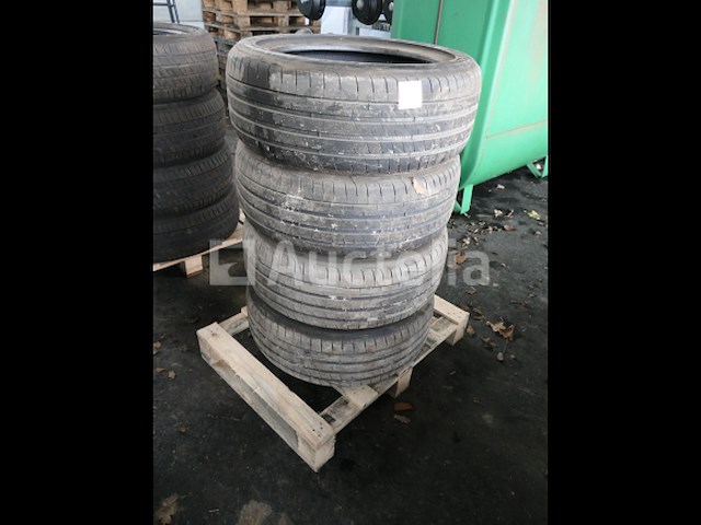 4 tweedehands banden good yaer extra load (afmetingen: 225/45 r17 94v) - afbeelding 3 van  4
