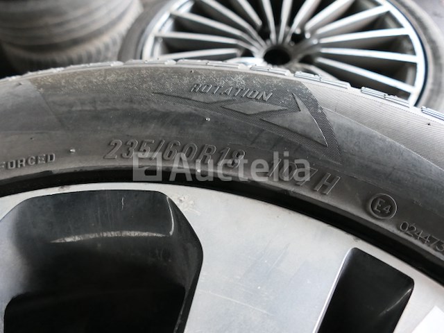 4 tweedehands winterbanden op maxxis victra suv m+s aluminium velg (afmetingen: 235/60 r18 107h) - afbeelding 6 van  7