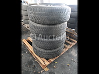 4 tweedehands winterbanden op vredestein wintrak extreme velg (afmetingen: 215/70 r16 100h) - afbeelding 3 van  8