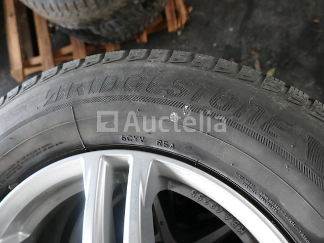 4 tweedehands winterbanden op vredestein wintrak extreme velg (afmetingen: 215/70 r16 100h) - afbeelding 4 van  8